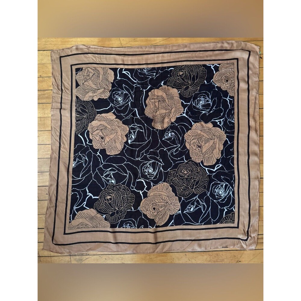 Women’s Black and Tan Rose Print Scarf